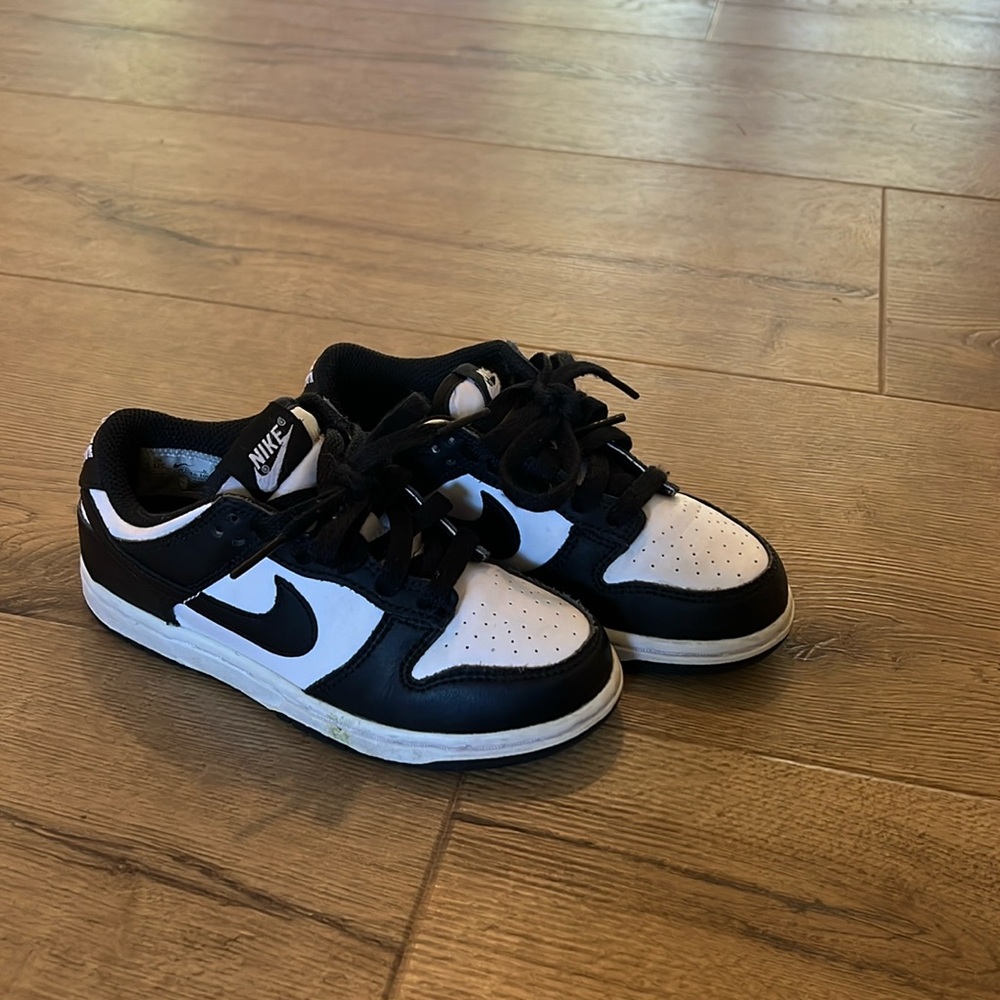 Kids Nike dunks size 12c panda